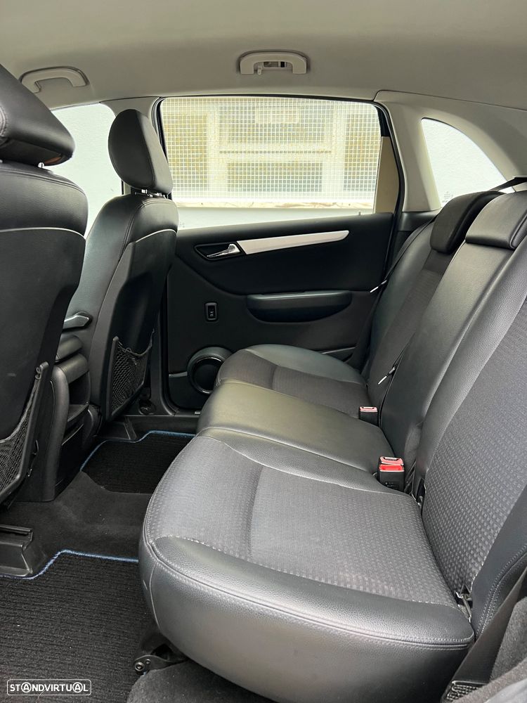 Mercedes-Benz B 200 CDI - 44