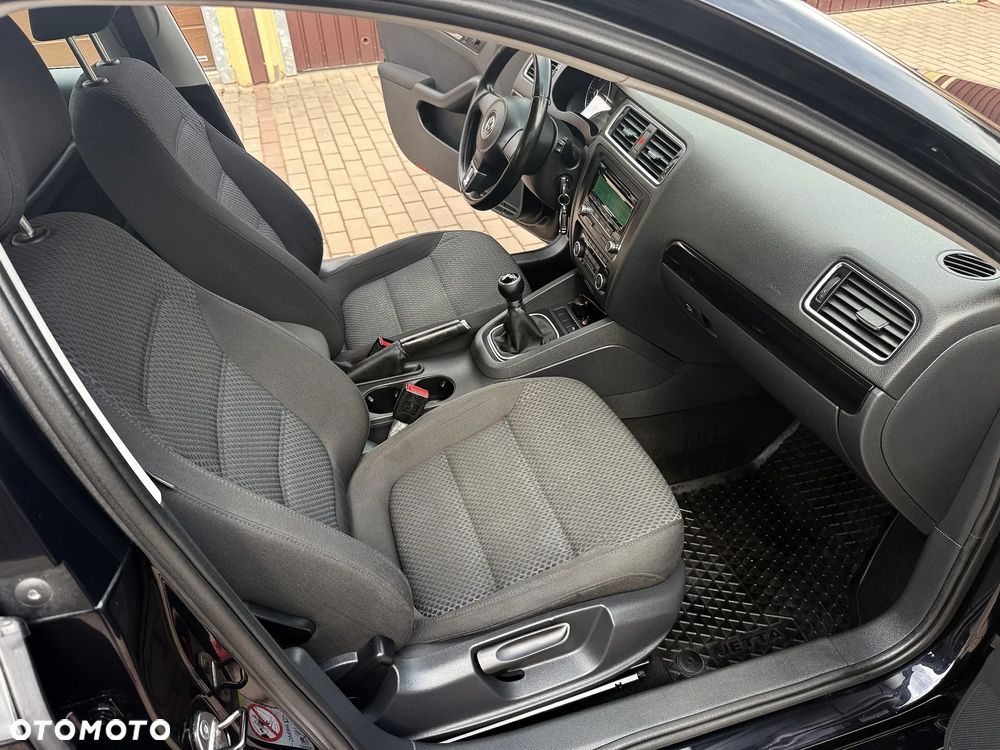 Volkswagen Jetta 1.6 TDI BMT Comfortline - 11