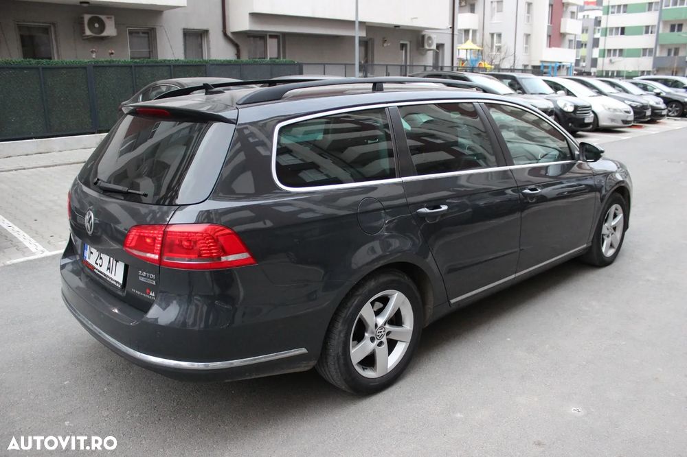 Volkswagen Passat 2.0 TDI DPF Blue TDI DSG Comfortline - 28