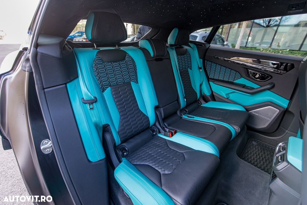 Lamborghini URUS - 31