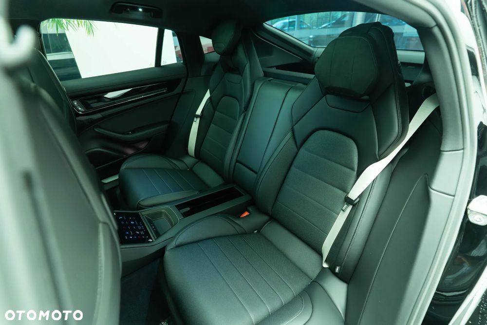 Porsche Panamera 4 E-Hybrid PHEV - 14