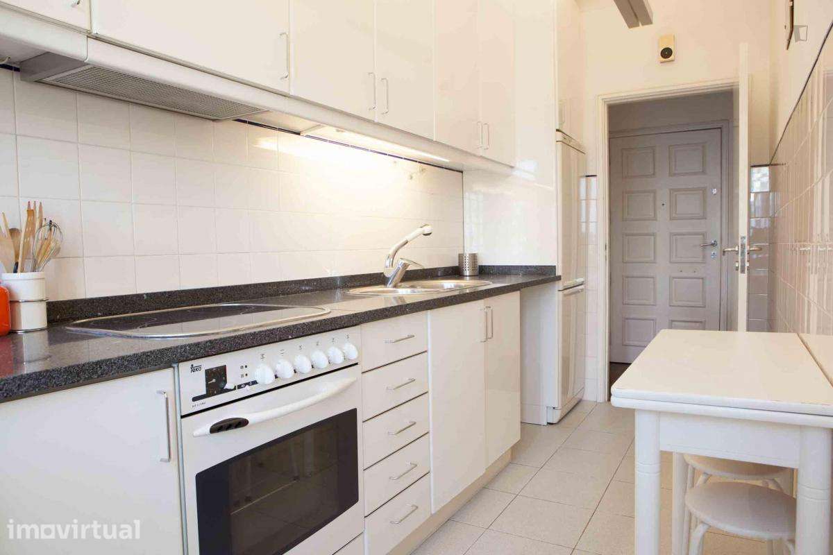 Apartamento com 1 quartos - localizado em Lordelo do Ouro Porto - Grande imagem: 2/20