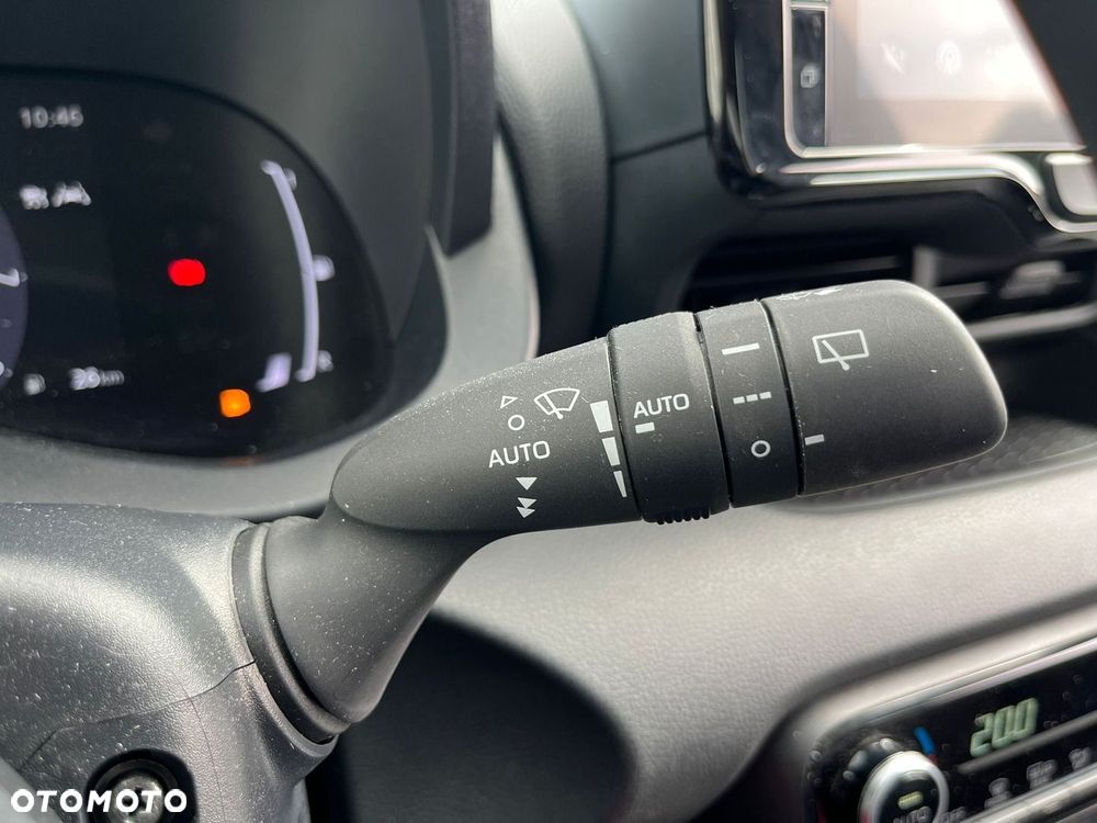 Toyota Yaris Hybrid 1.5 Style - 29