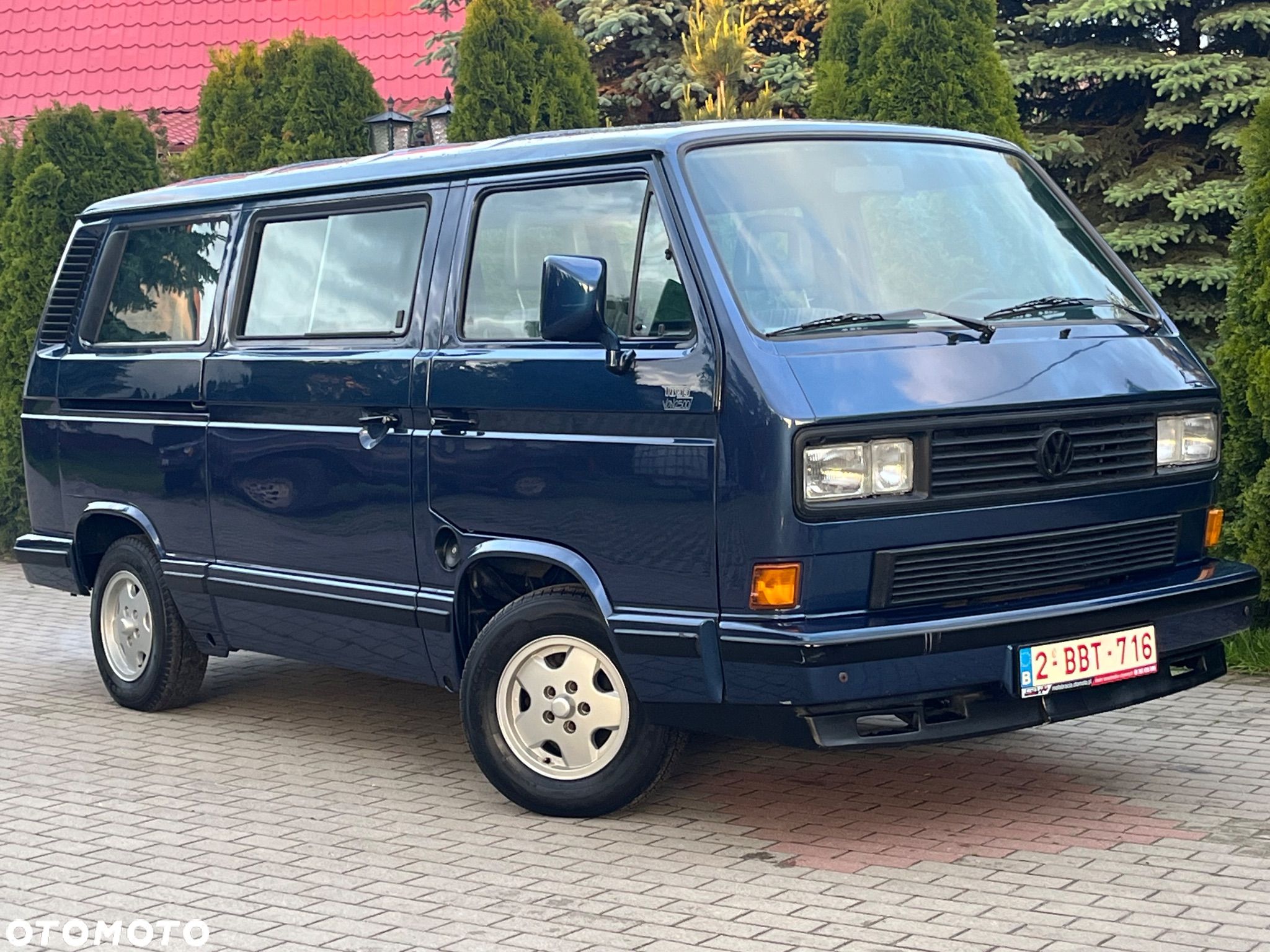 Volkswagen Multivan - 1