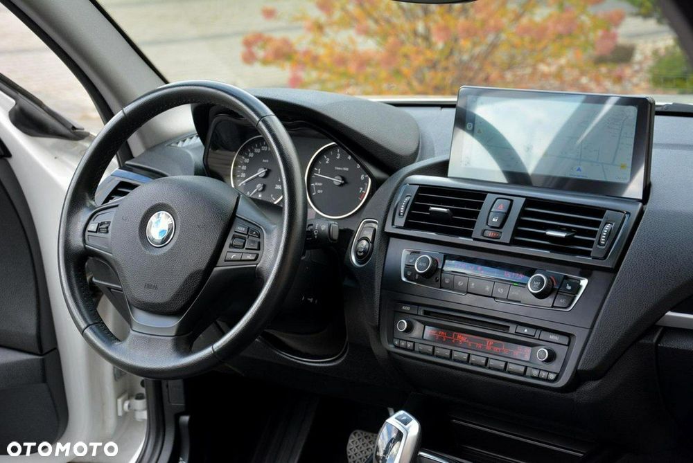 BMW Seria 1 125i Sport-Aut Urban Line - 23