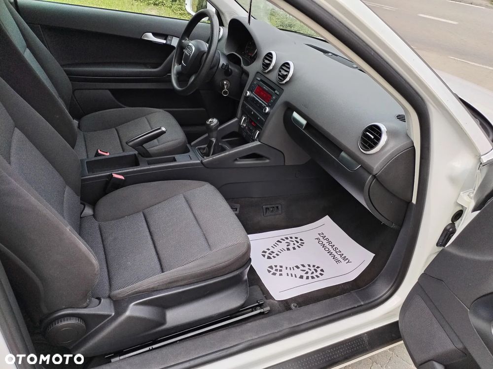 Audi A3 3-drzwiowe 1.6 Ambiente - 12