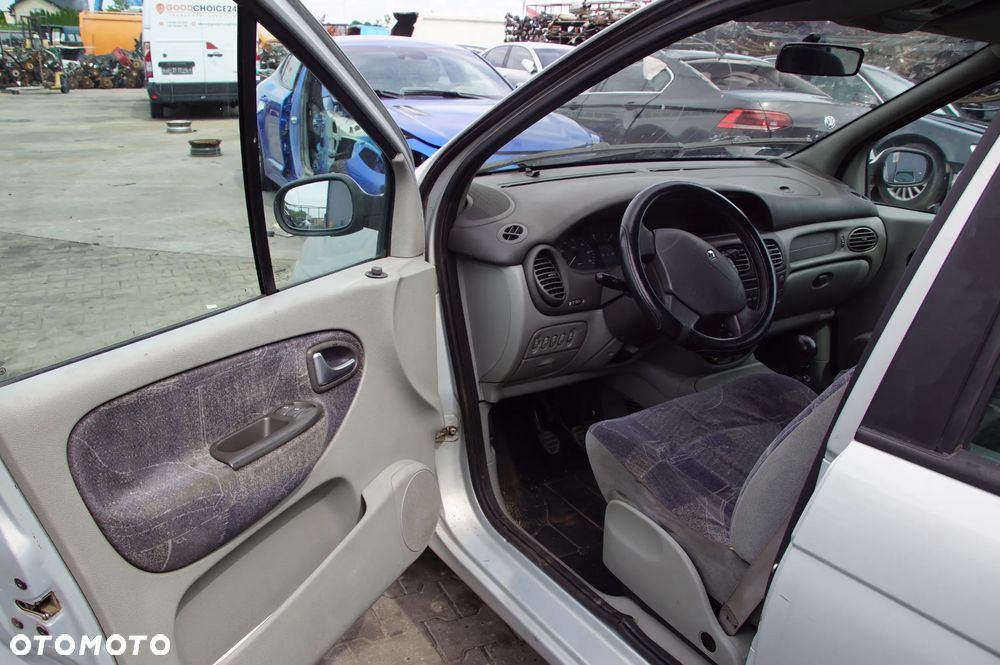 Auto na części - Renault Megane Scenic I Lift 1.9 dCi 102 KM F9Q732 JC5113 2001R Skrzynia Drzwi Szyba Lusterko Maska Zderzak Klapa Błotnik Deska Kokpit - 8