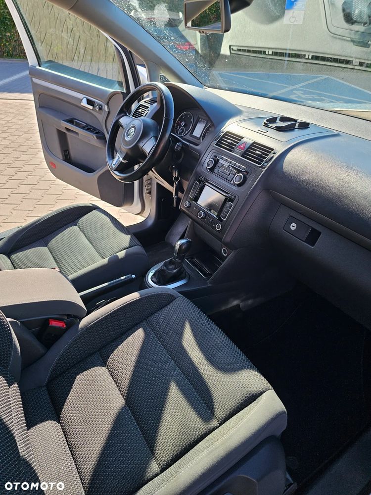 Volkswagen Touran 2.0 TDI DPF DSG STYLE - 17