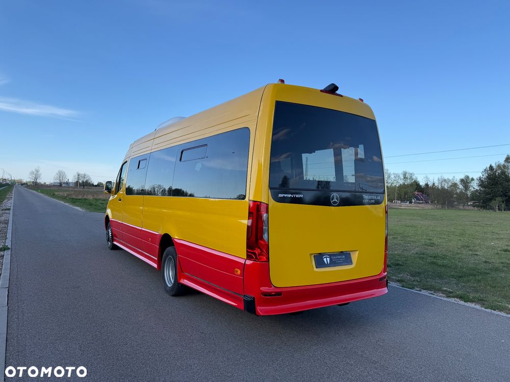 Mercedes-Benz Sprinter 517 - 12