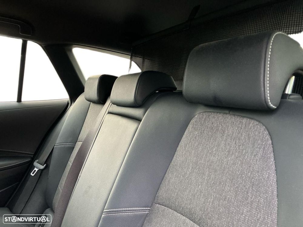 Toyota Corolla Touring Sports 1.8 Hybrid Comfort Plus - 11