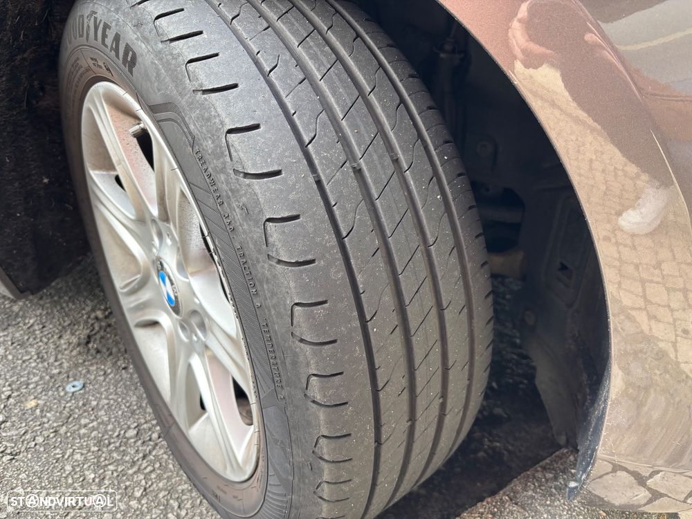 BMW 116 d EfficientDynamics - 12