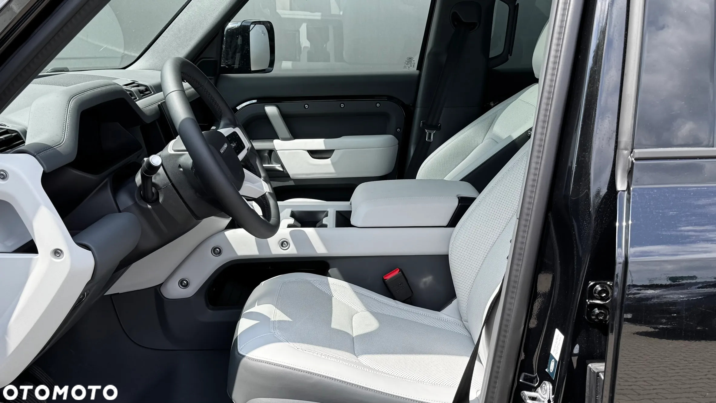 Land Rover Defender 110 2.0 D240 SE - 7