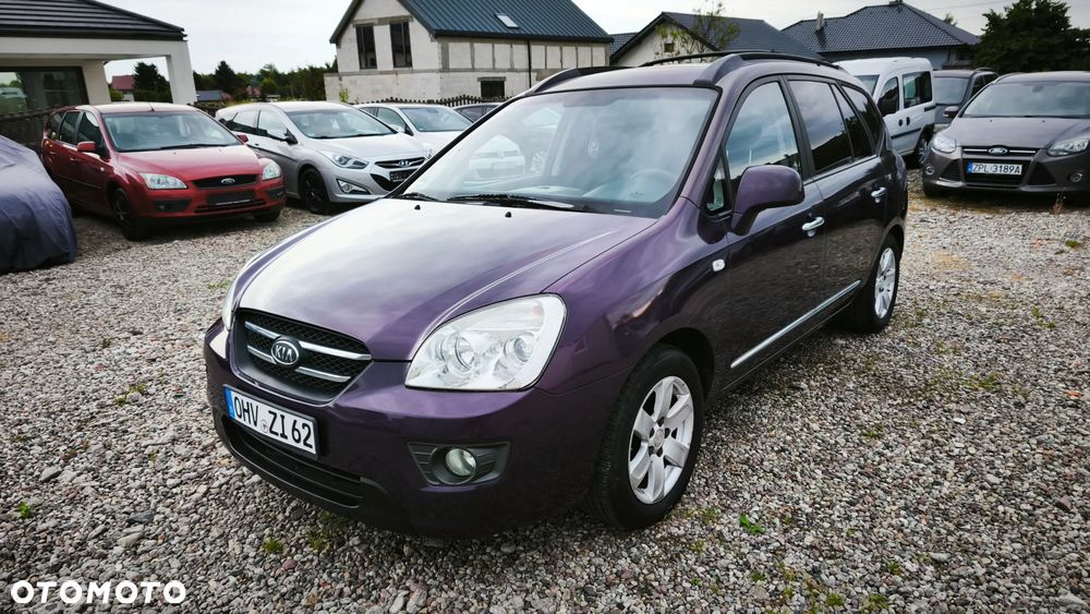 Kia Carens - 1