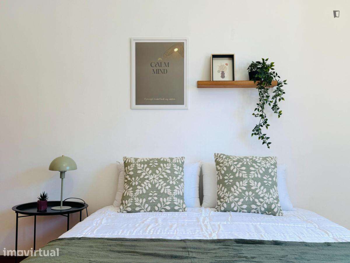 Quarto - localizado em Montes Claros Coimbra - Grande imagem: 3/8