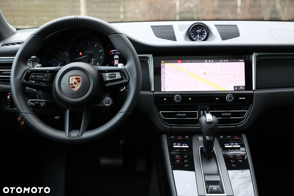 Porsche Macan T - 9