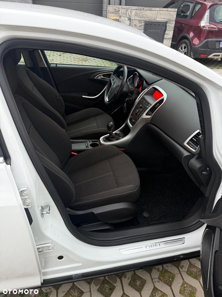 Opel Astra 2.0 CDTI Cosmo - 34
