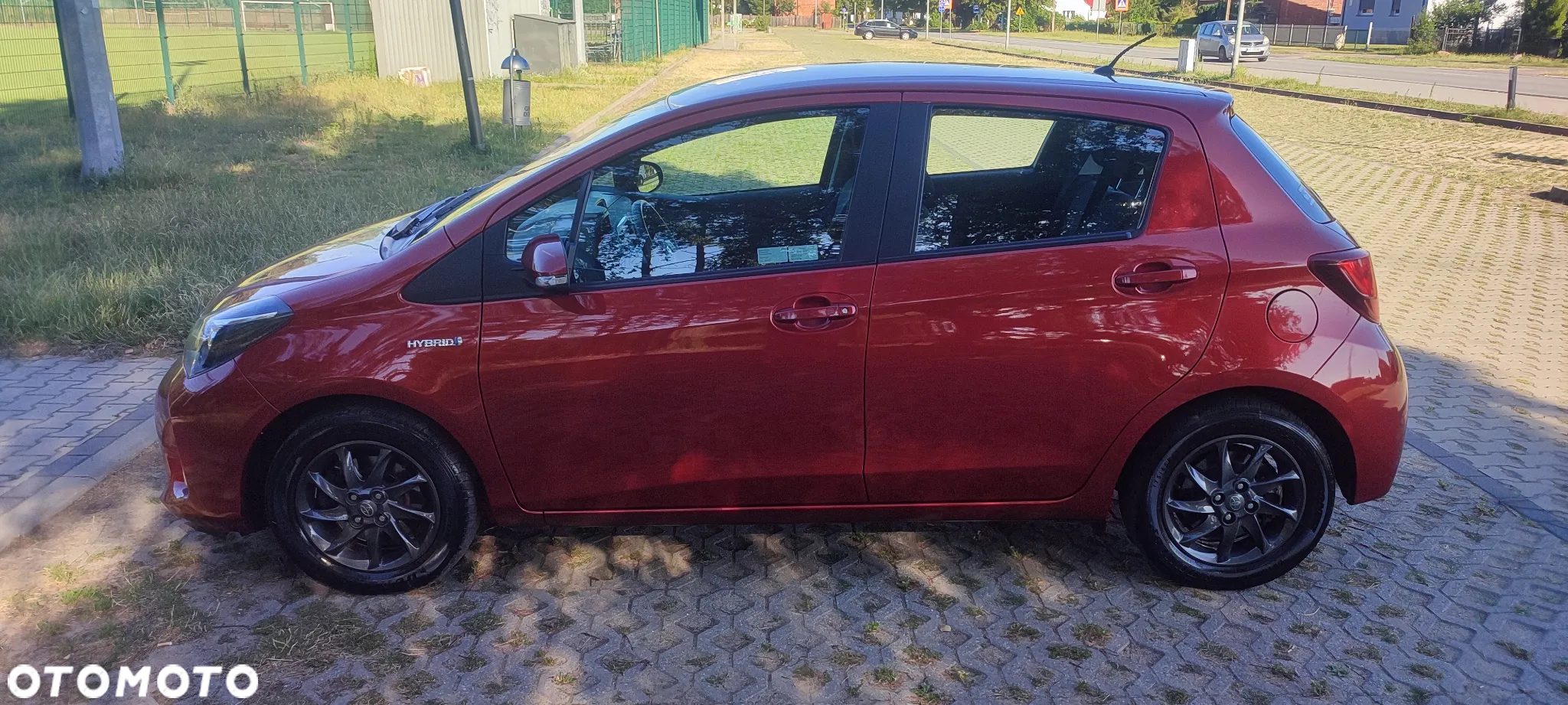 Toyota Yaris Hybrid 100 Premium - 18