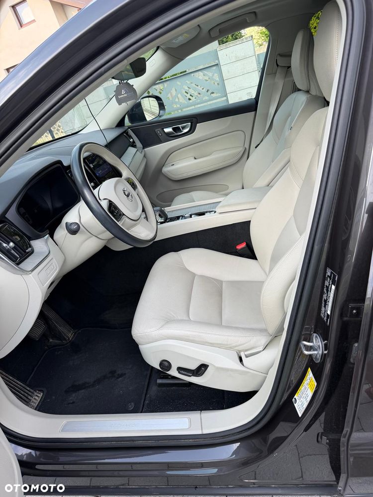 Volvo XC 60 T8 AWD Recharge Plus Bright - 6