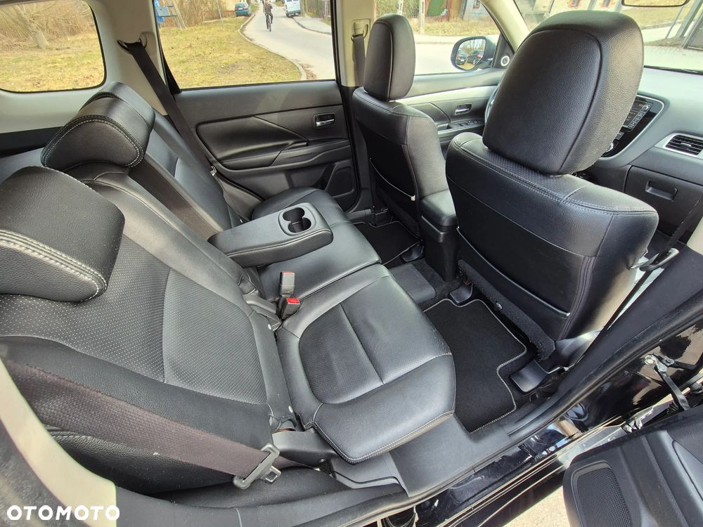 Mitsubishi Outlander - 8