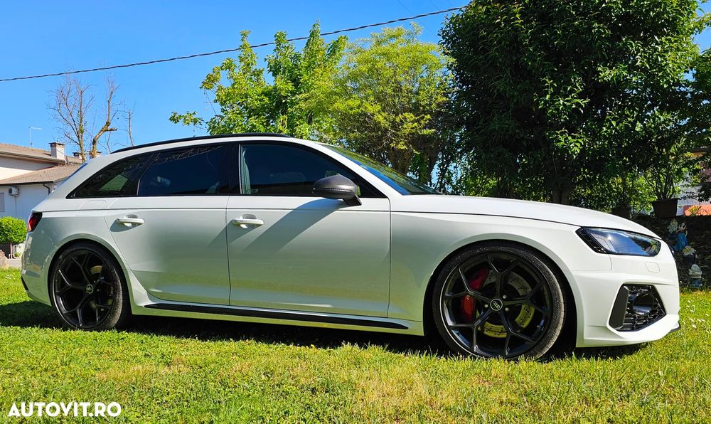 Audi RS4 Avant - 2