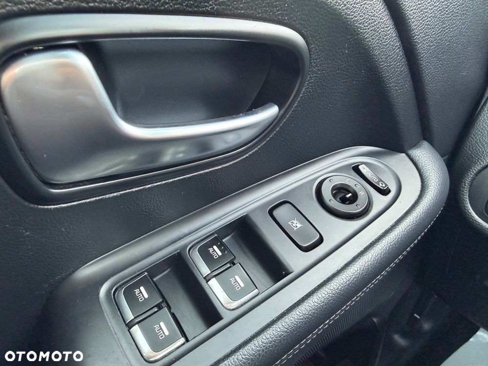 Kia Carens 1.7 CRDi L - 33