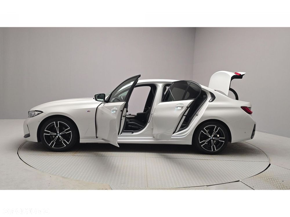 BMW Seria 3 320d xDrive mHEV M Sport - 10