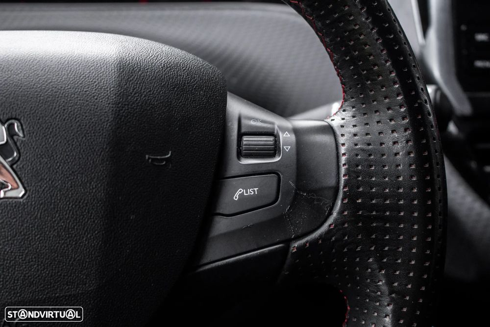 Peugeot 2008 1.2 PureTech GT Line - 14