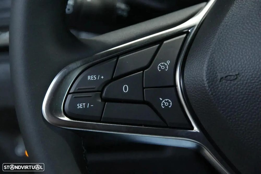Renault Clio 1.0 TCe Techno Bi-Fuel - 29