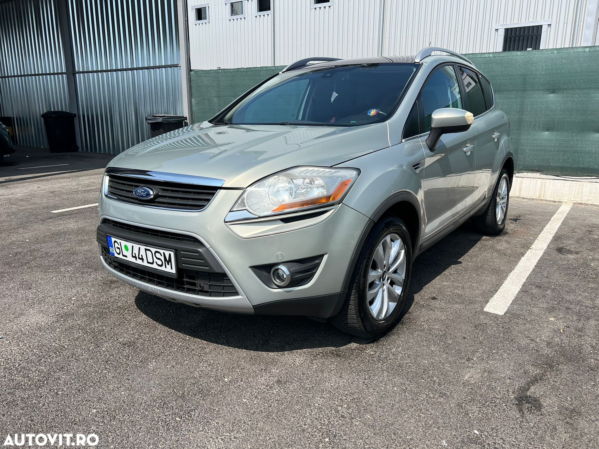 Ford Kuga - 1