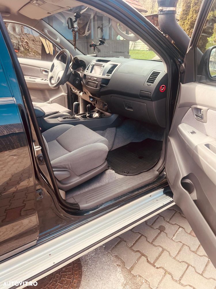 Toyota Hilux - 4