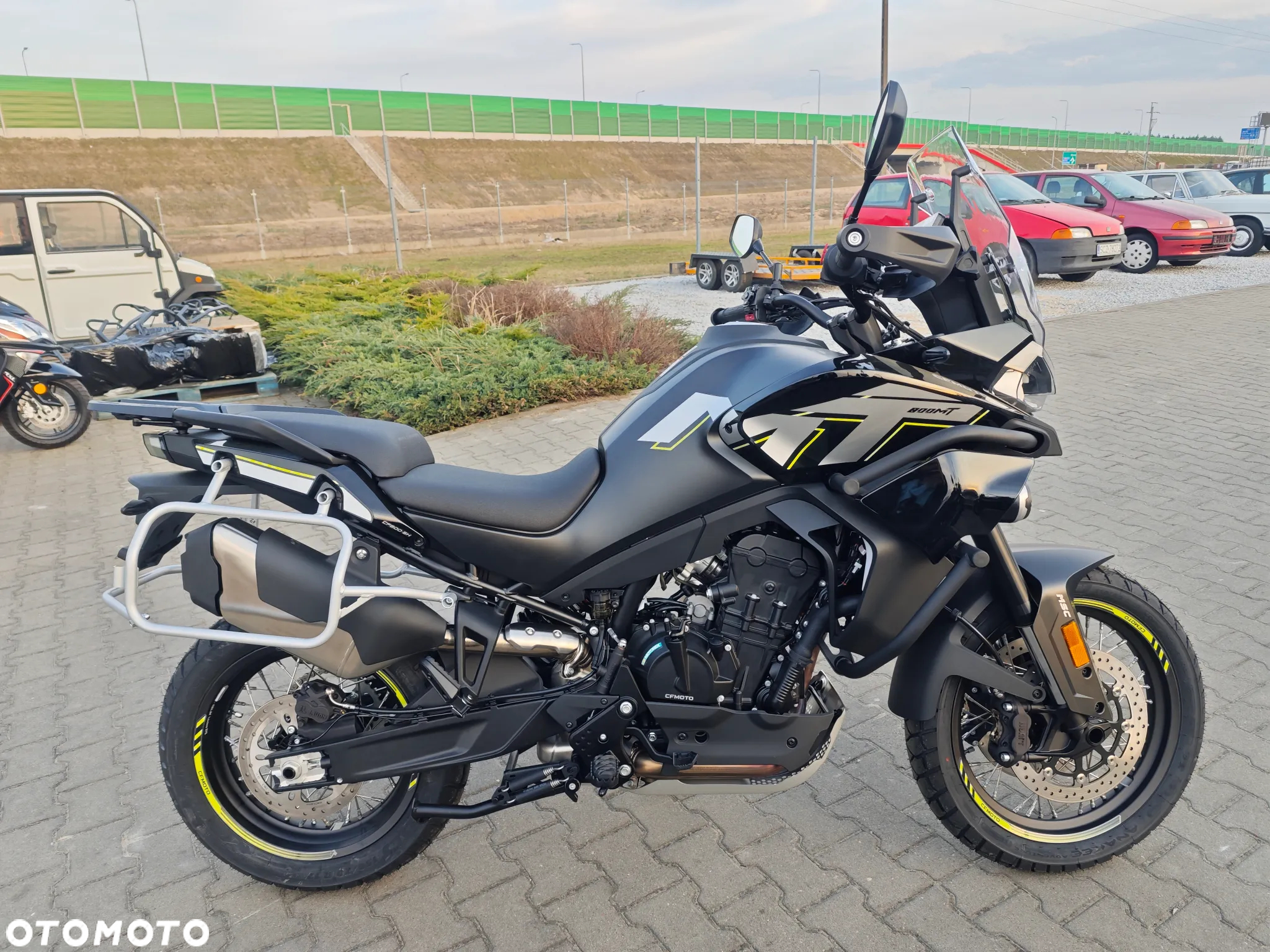 CFMoto MT - 25