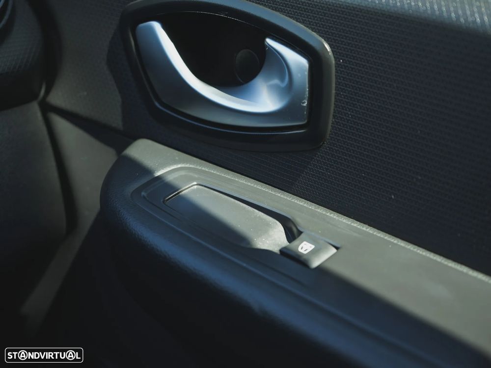 Renault Clio (Energy) dCi 90 Bose Edition - 24