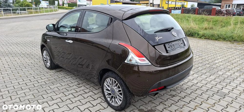 Lancia Ypsilon Y 0.9 TwinAir Turbo 8V Automatik Platinum - 4