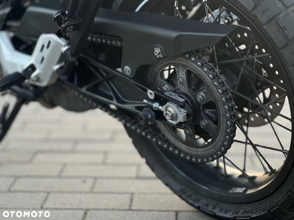 Husqvarna Svartpilen - 18