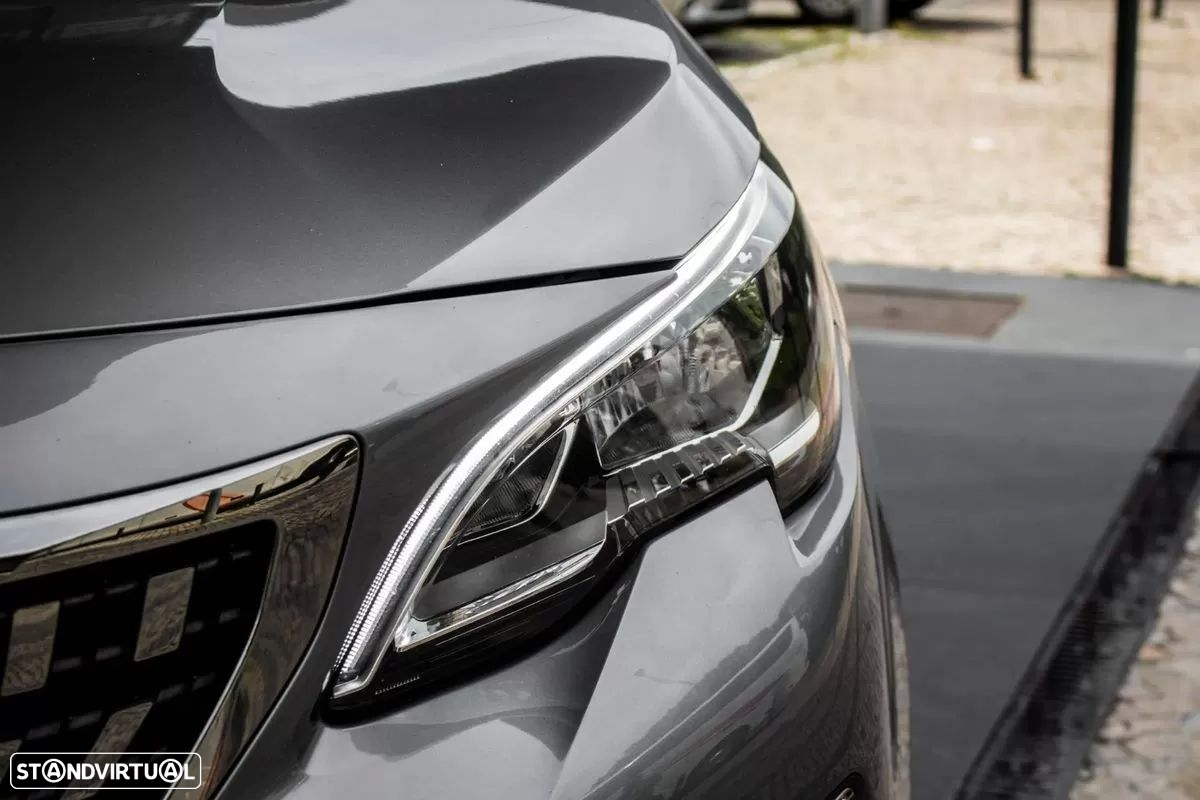 Peugeot 3008 1.2 PureTech Allure EAT8 - 8
