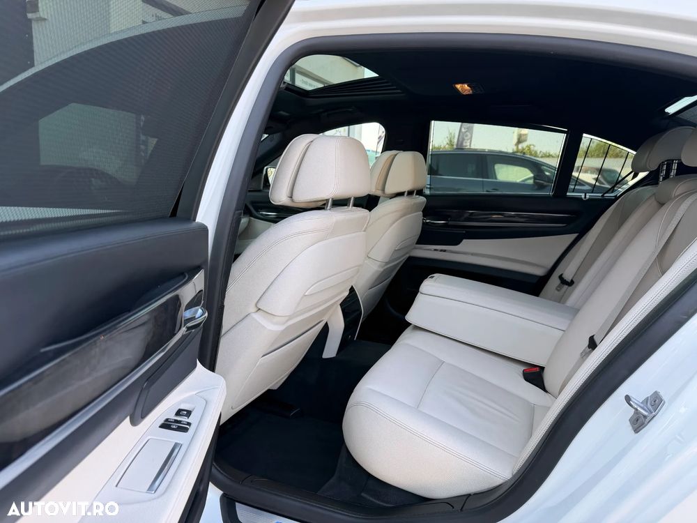 BMW Seria 7 730d xDrive Edition Exclusive - 14