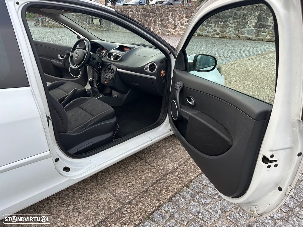 Renault Clio - 18