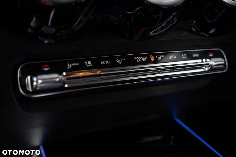 Mercedes-Benz GLB 200 d 4-Matic AMG Line 8G-DCT - 18