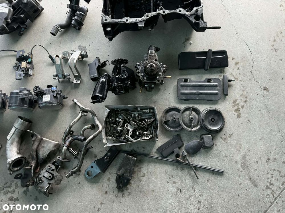 Części Silnik Vivaro Trafic 1,6 Biturbo Głowica Pompa Oleju Misa Chłodniczka EGR Rurki Dekle Łapy - 6