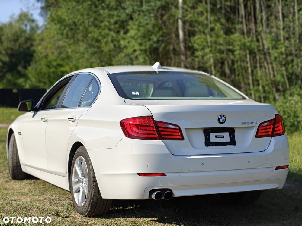 BMW Seria 5 528i Sport-Aut - 1