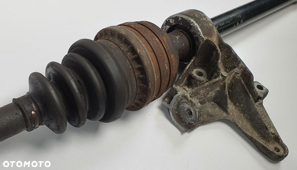 PÓŁOŚ PRAWA PRAWY PRZÓD SAAB 900 II 2.3 - 5