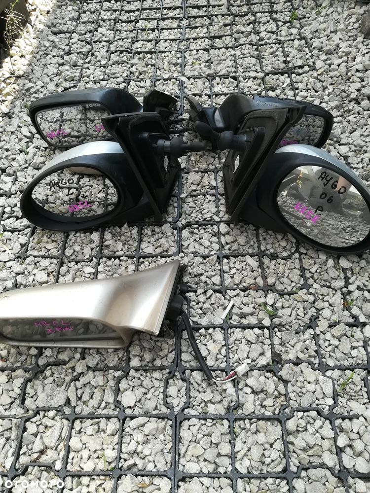 LUSTERKA PRAWE LEWE TOYOTA - 1