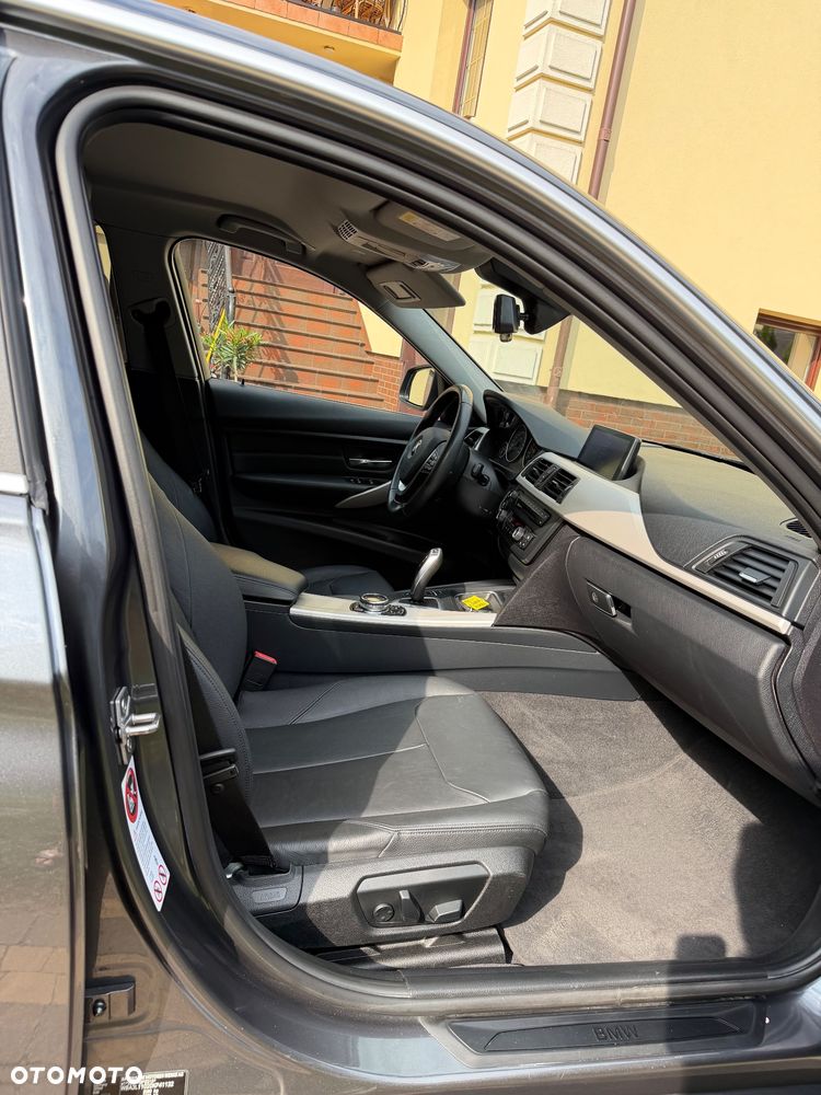 BMW Seria 3 320d Efficient Dynamics Edition Luxury Line - 28