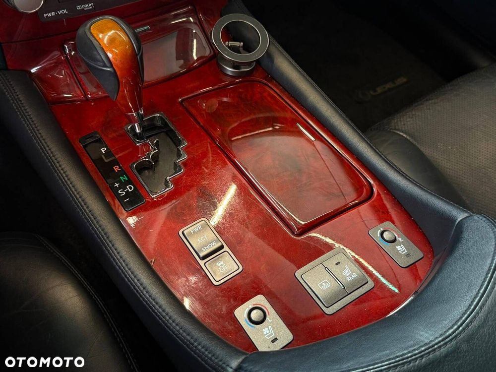 Lexus LS - 26
