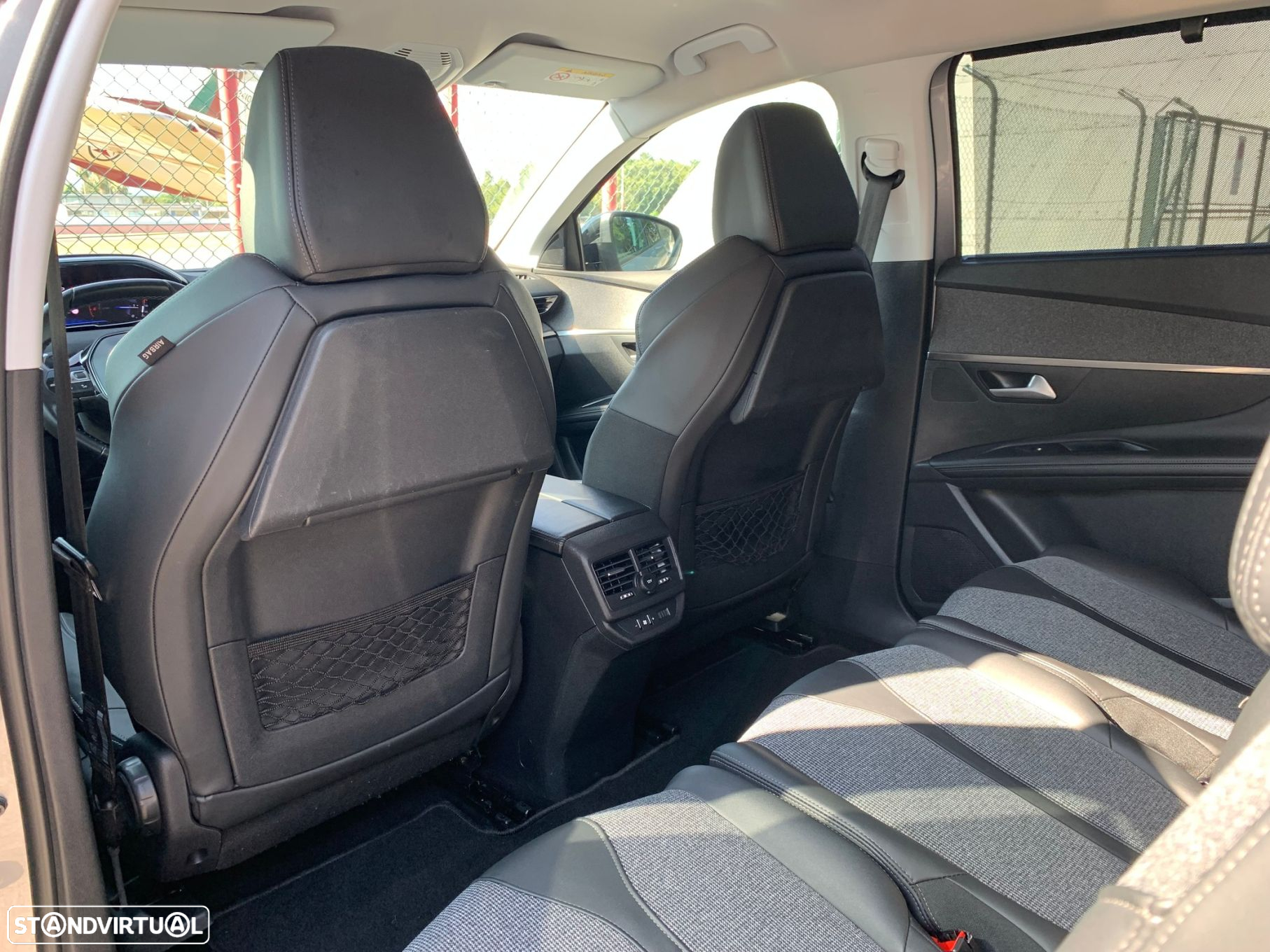 Peugeot 5008 1.5 BlueHDi GT Line EAT8 - 29