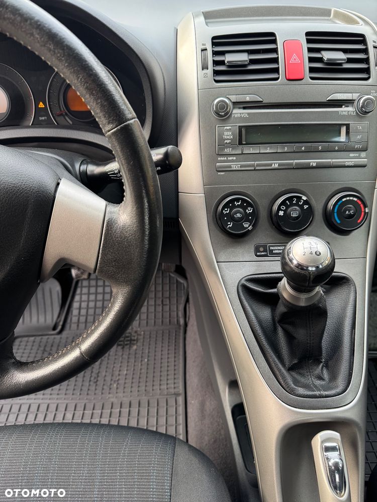 Toyota Auris - 11