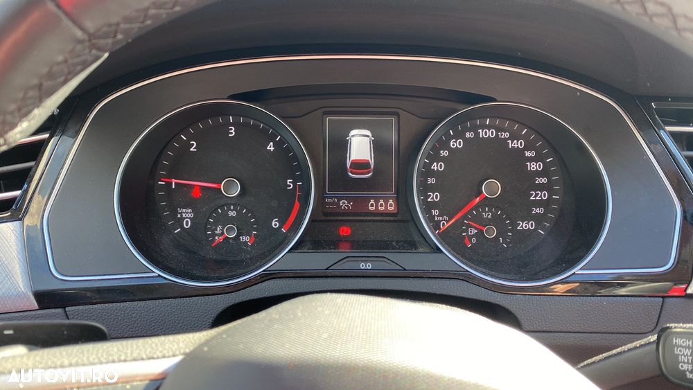 Volkswagen Passat 2.0 TDI SCR DSG Elegance - 17