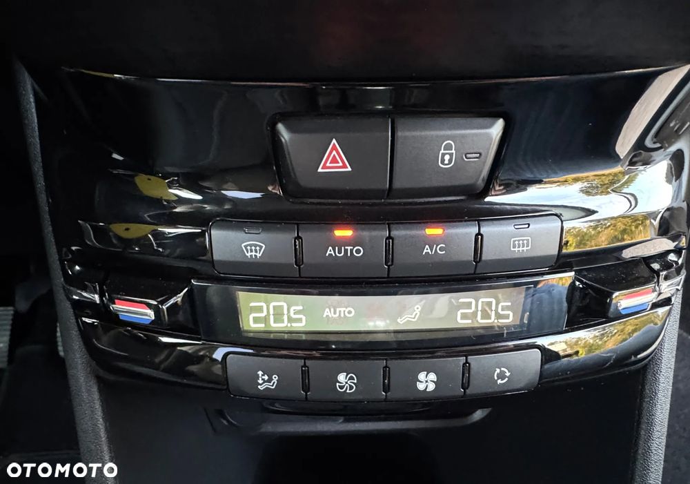 Peugeot 2008 - 23