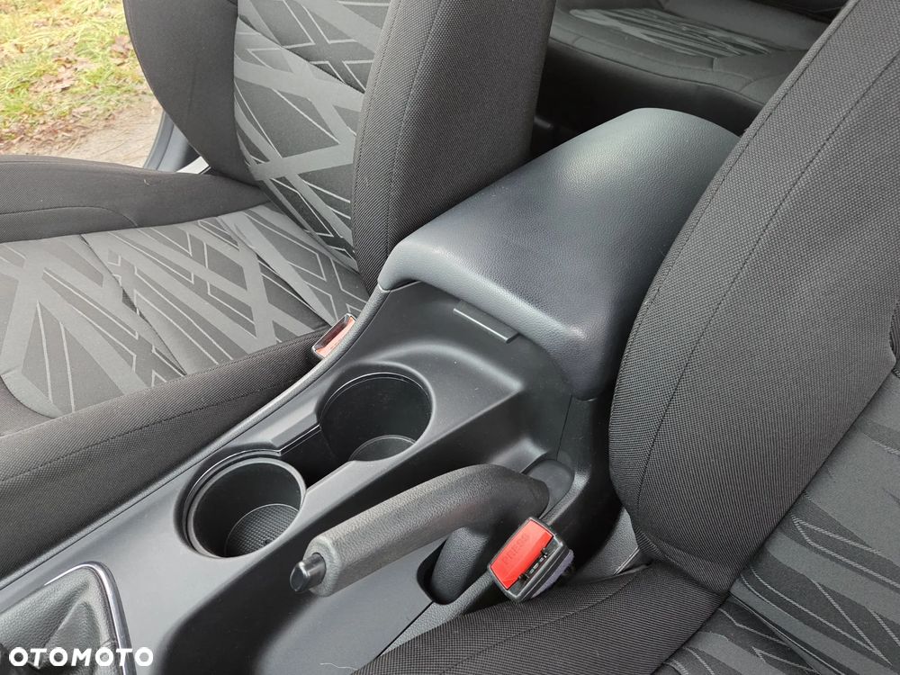 Kia Ceed 1.4 CVVT Attract - 15