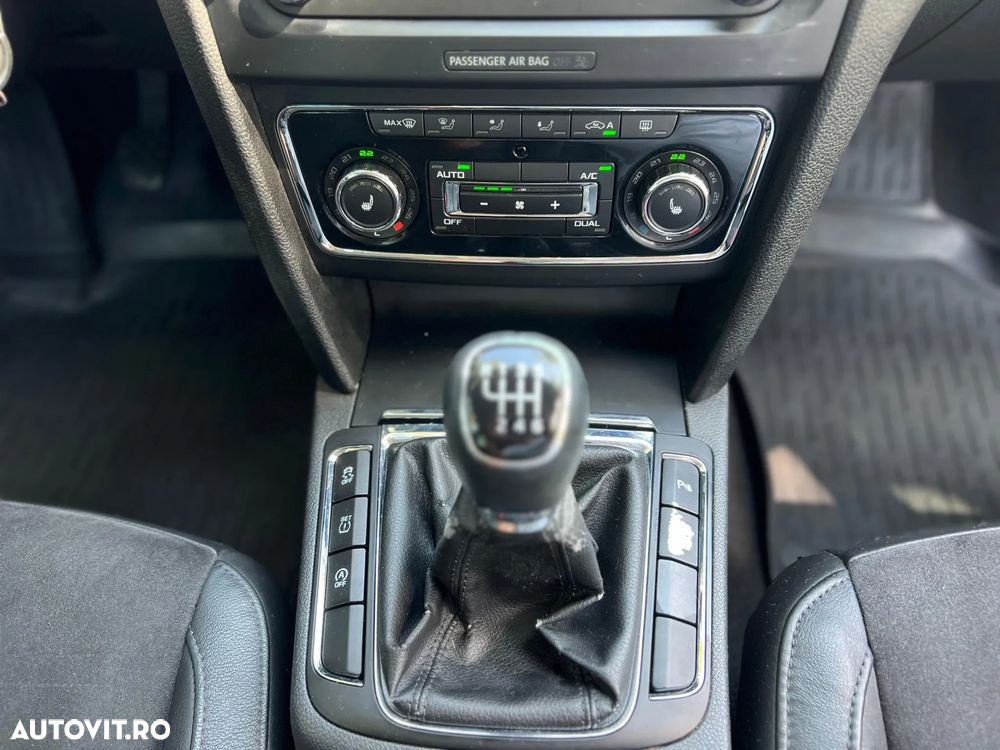 Skoda Superb 1.6 TDI GreenLine - 19